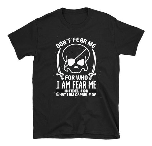 Don’t fear me skull  Unisex T-Shirt